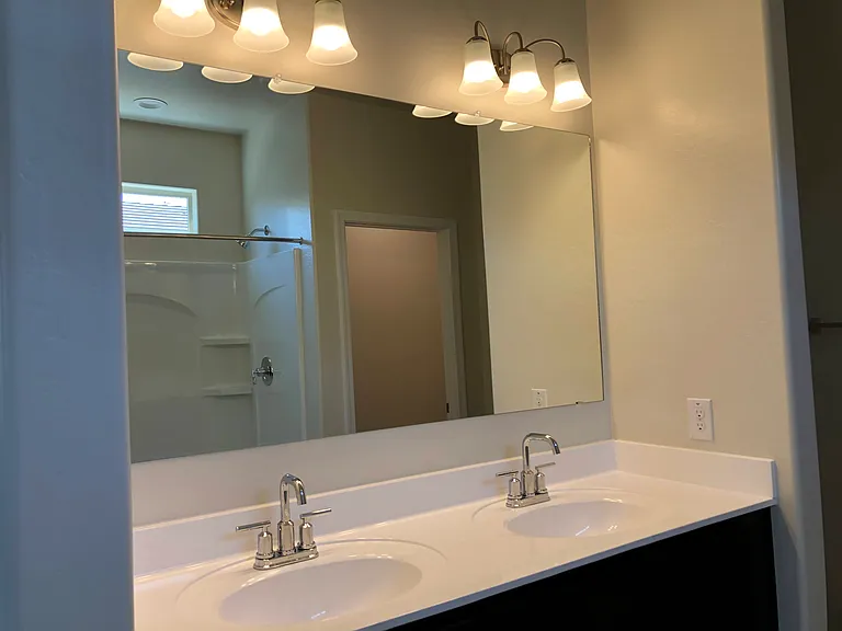 3702 N 307th Dr — Photo 14