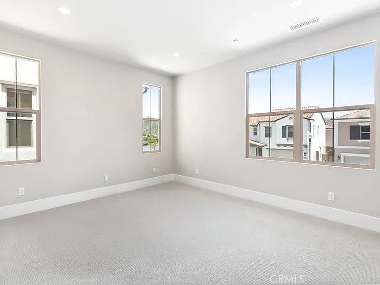 127 Oakstone — Photo 15