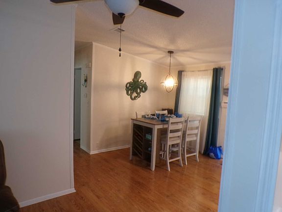 5th image of 1027 SE Oakgrove Ter #157