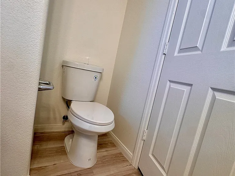 10921 Calcedonian St — Photo 37