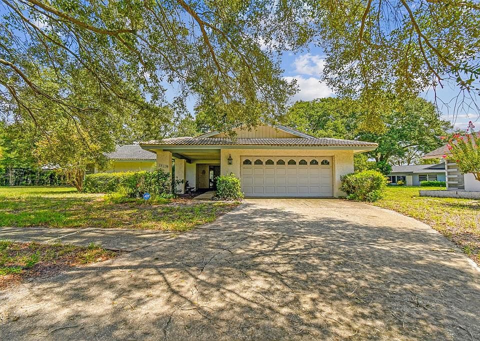 1st image of 2813 Briarbluff Ln