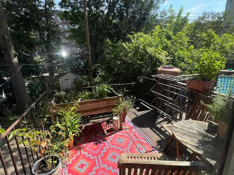 388 Burns St #1 — Photo 11