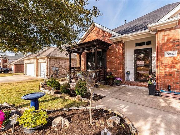 4th image of 20812 Silverbell Ln