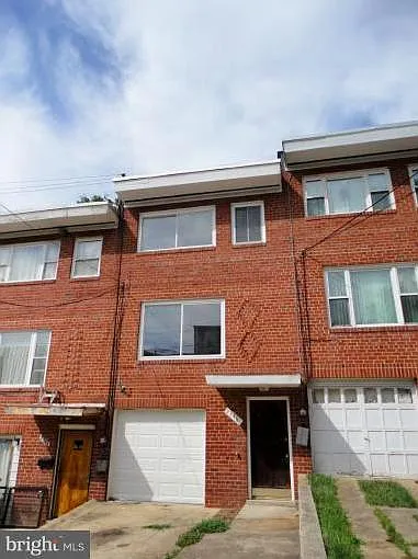 2348 Green St SE photo 1