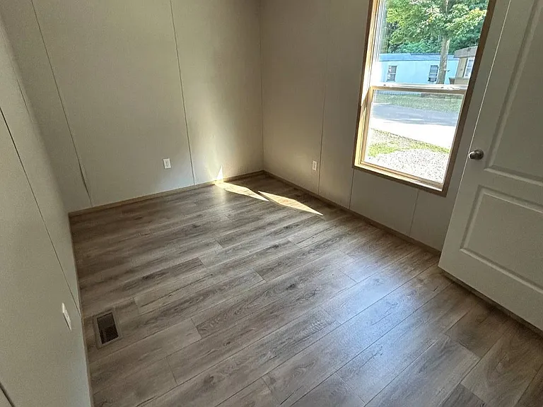 31 Rena Dr — Photo 10