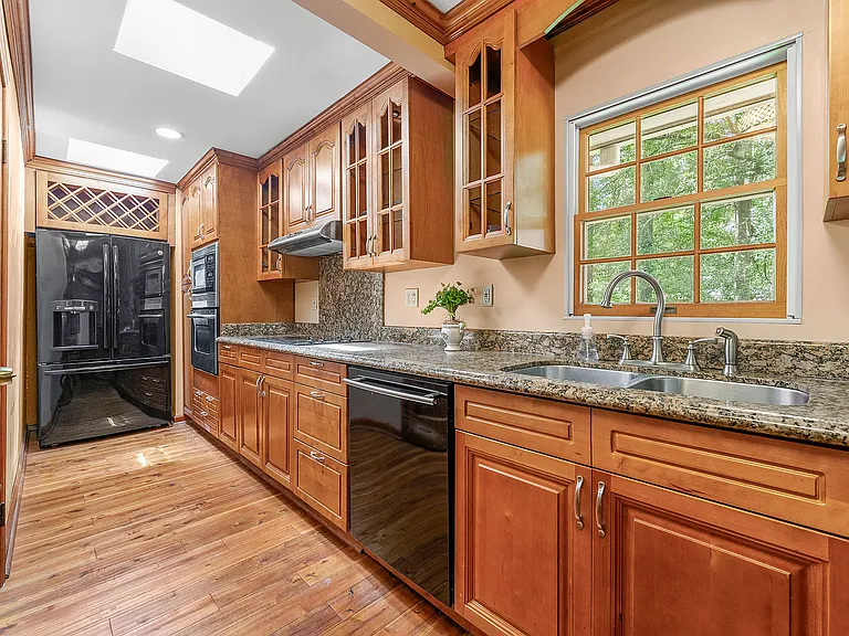 2895 Shelly Dr SW — Photo 4