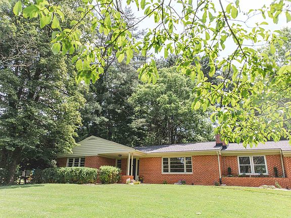 2nd image of 27 Little Cedar Ln