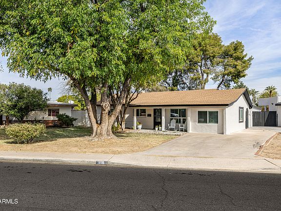 3rd image of 1118 E COLTER Street