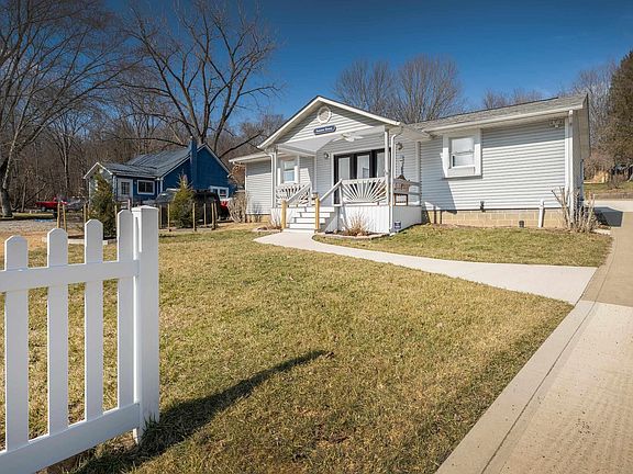 2nd image of 60 Appleseed Ct