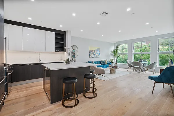 Sold by Avenue Sotheby's International Realty | media 2
