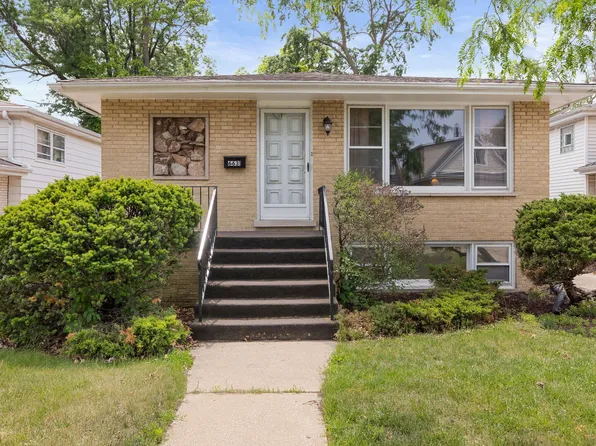 6631 41st St, Berwyn, IL 60402