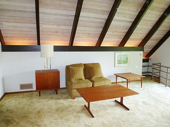 4th image of 24 Woodcliff Dr