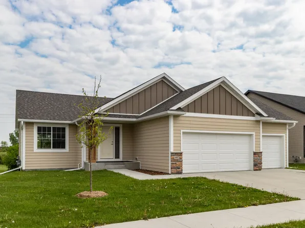 2244 Petersen Dr NW, Stewartville, MN 55976