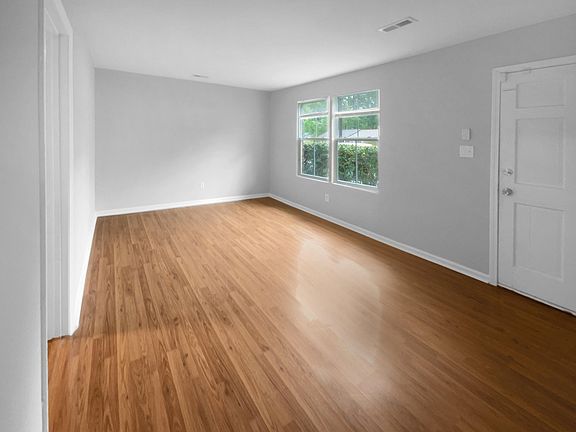 4th image of 3256 Vinewood Pl