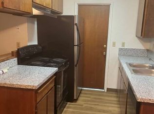 1124 Kenwood Ave #D, Turlock, CA 95380