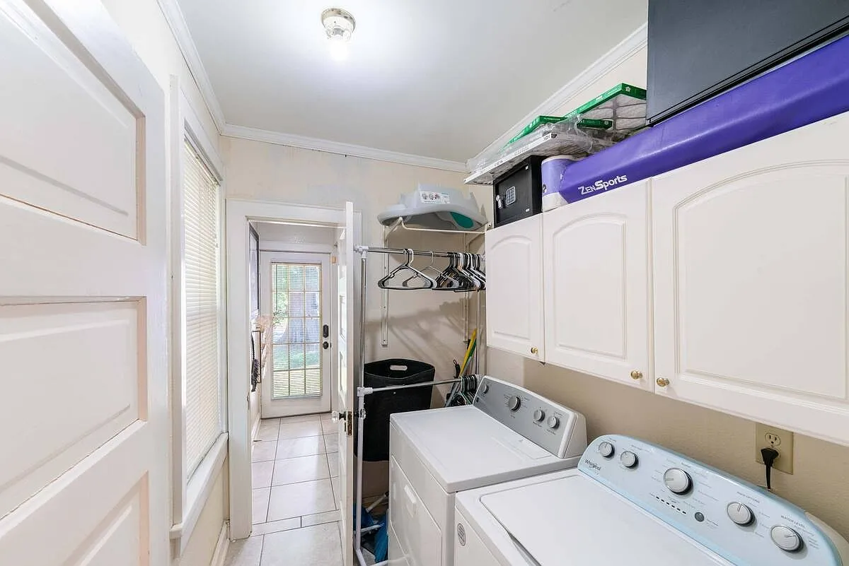 3 bed, 2559 sqft, $3,150 — Photo 2