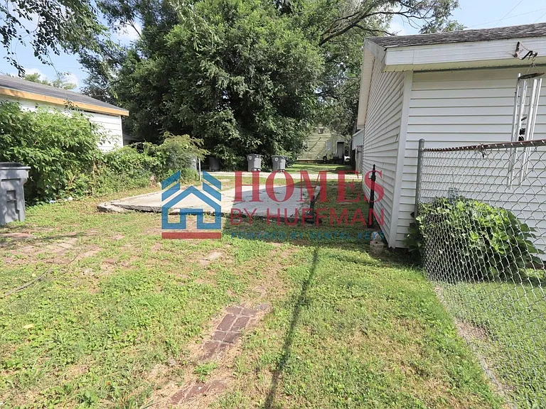 1516 E Illinois St — Photo 14