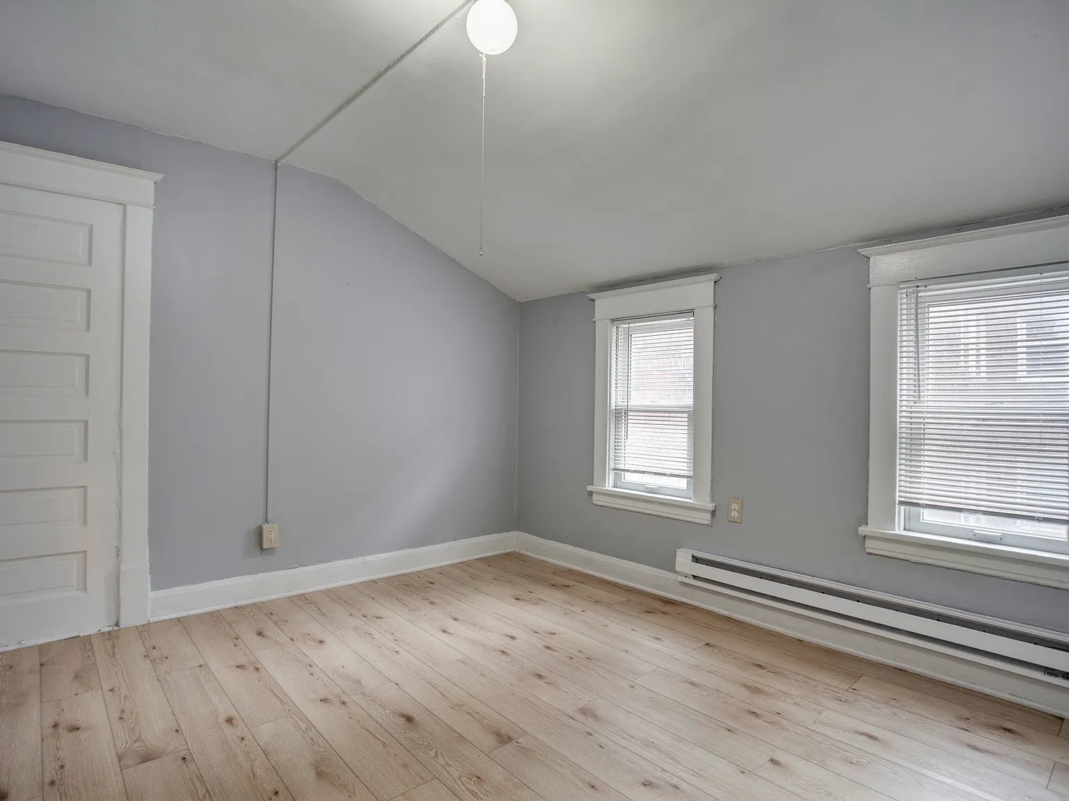 3 bed, 900 sqft, $1,700 — Photo 3