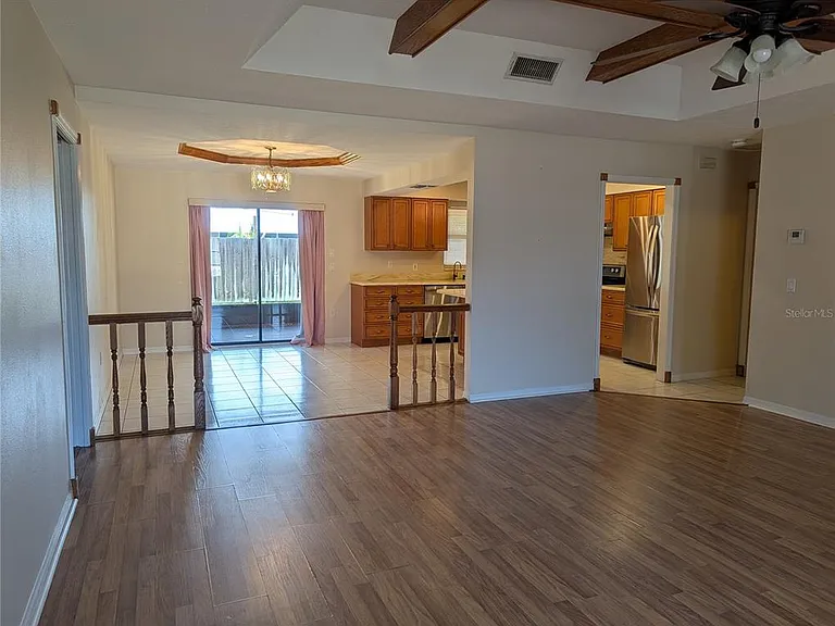 88 Temple Rd — Photo 5