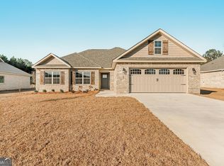 221 Otters Ridge Dr, Kathleen, GA