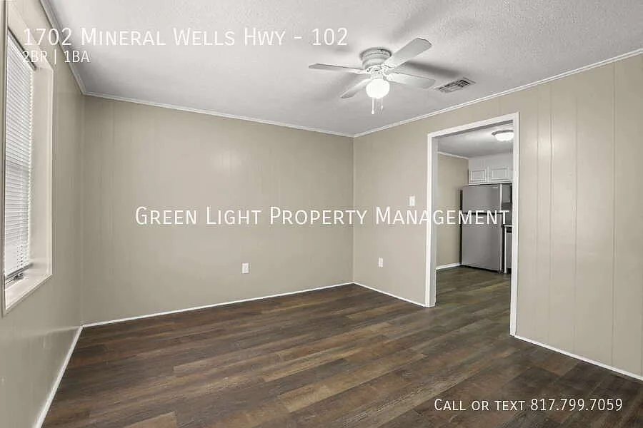 Spacious 2 Bedroom Apartment with Modern Upgrades in Weatherford, TX — Photo 2