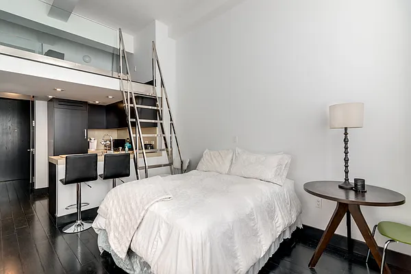 Rented by Transco | media 8