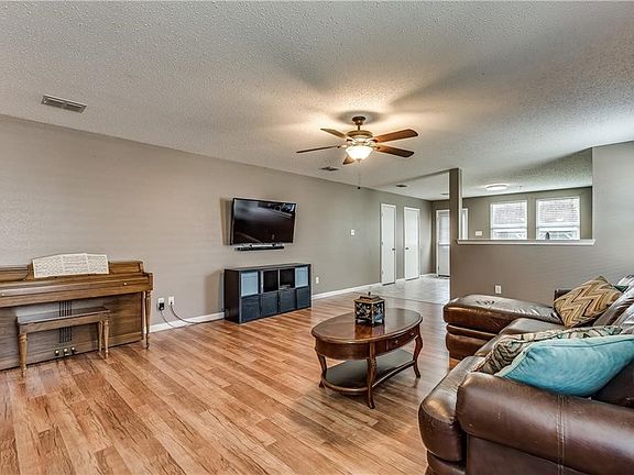 5th image of 1608 Rialto Way