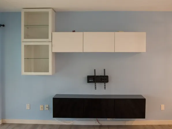 680 122nd Ave NE, Bellevue, WA