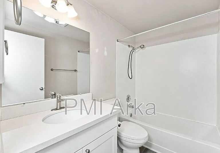 700 Front St S #D203 — Photo 12