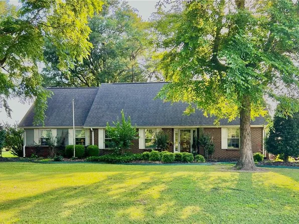 3102 Playground Rd, Caruthersville, MO 63830