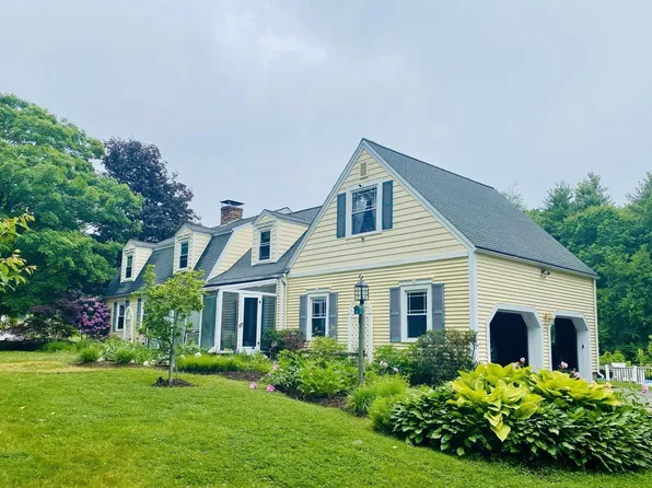 90 Giles Road, East Kingston, NH 03827