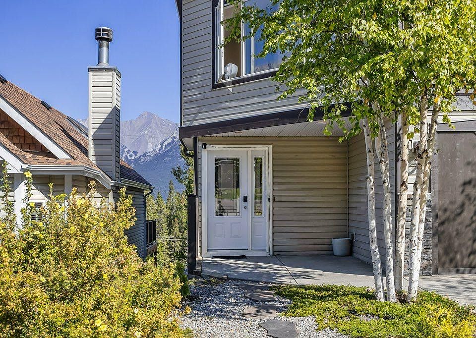 1st image of 808 S Lawrence Grassi Rdg