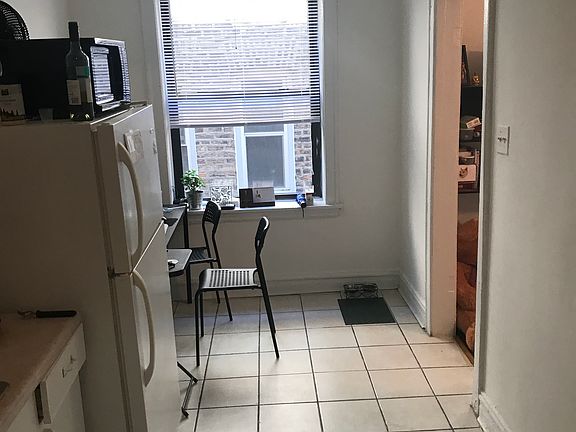 4th image of 3734 N Pine Grove Ave #3rd