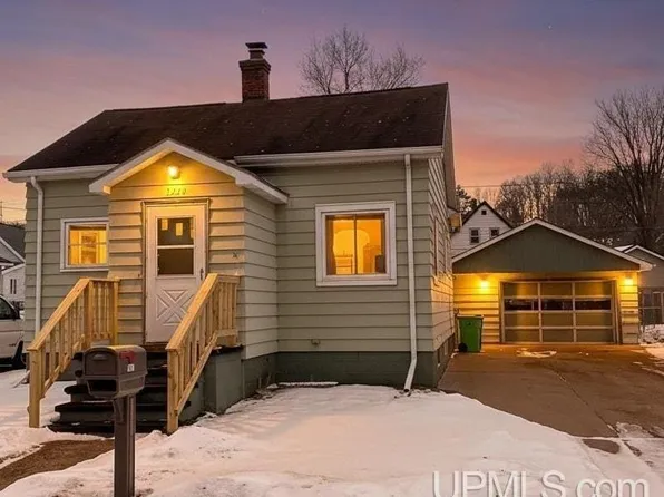 1824 River St, Niagara, WI 54151