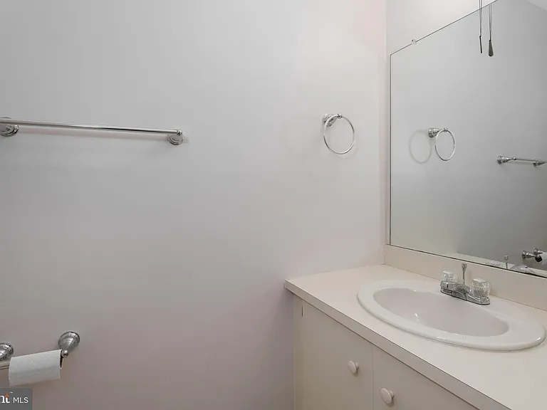 11 Abelia Ct — Photo 24