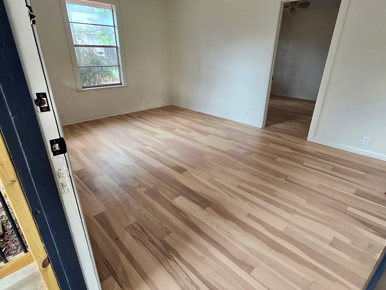 705 SE Adams St — Photo 3