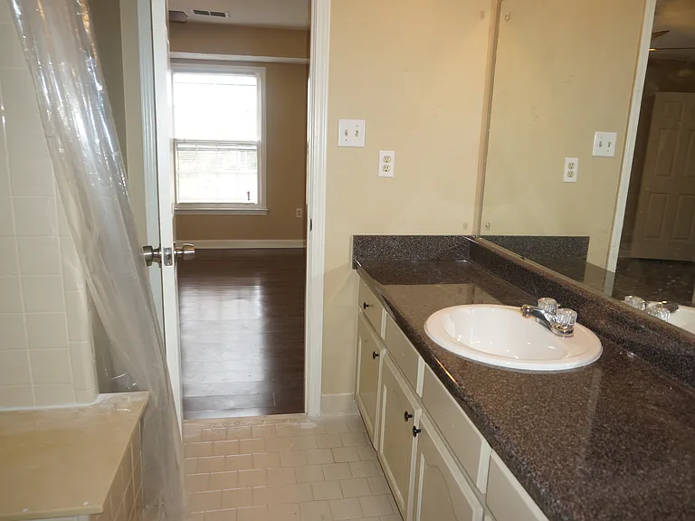 6525 Castle Creek Ln — Photo 21