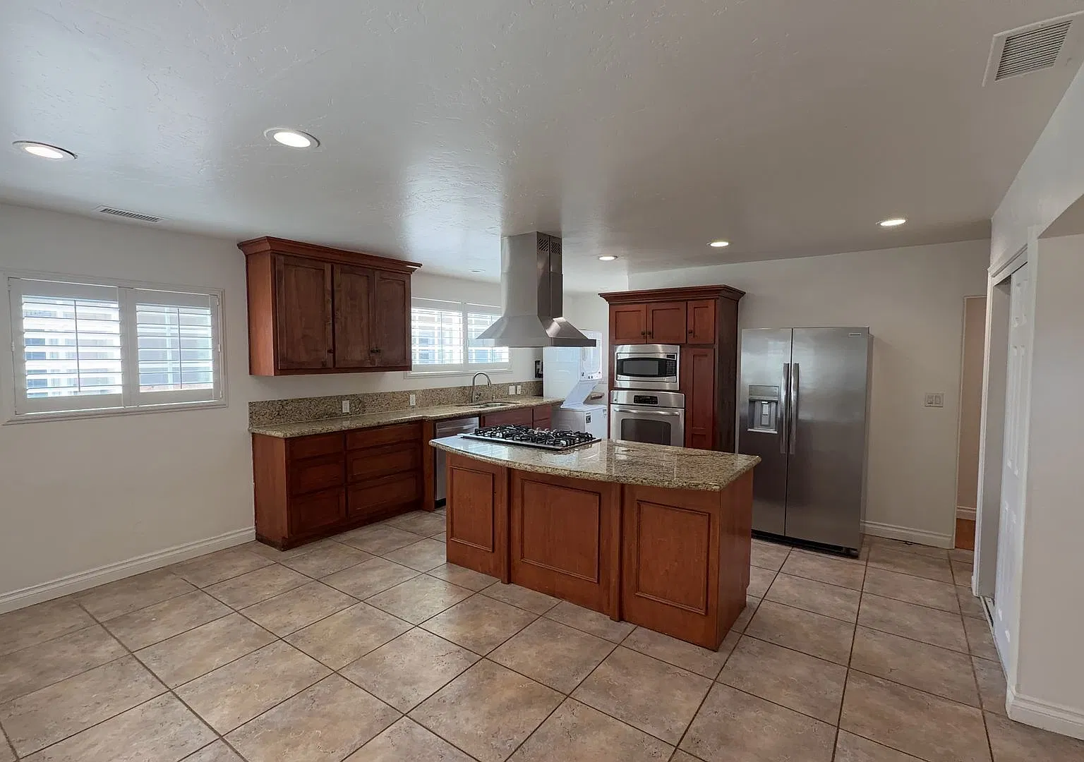 4BD 2 BA on Dorothy Way! — Photo 2