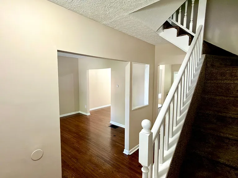 463 Averill Ave — Photo 7