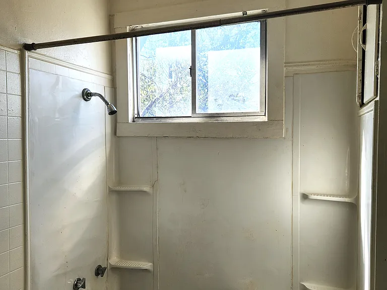 503 1/2 N 4th St #1/2 — Photo 7