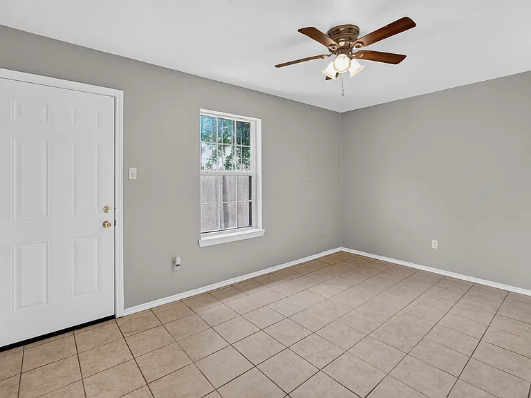 1424 E Mulkey St #1426 — Photo 4