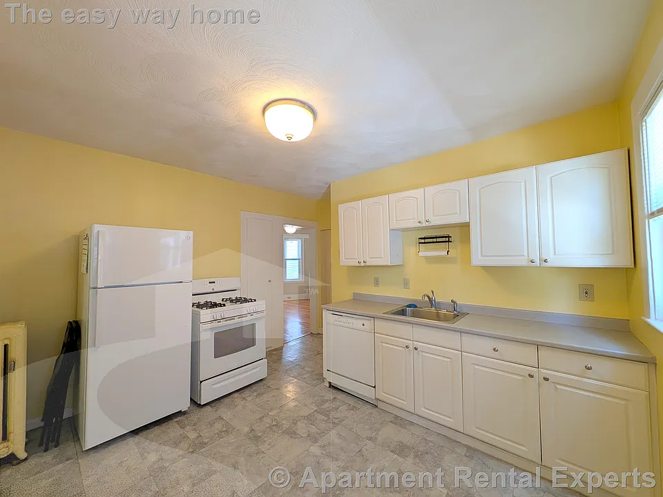 79 Conwell Ave #2
