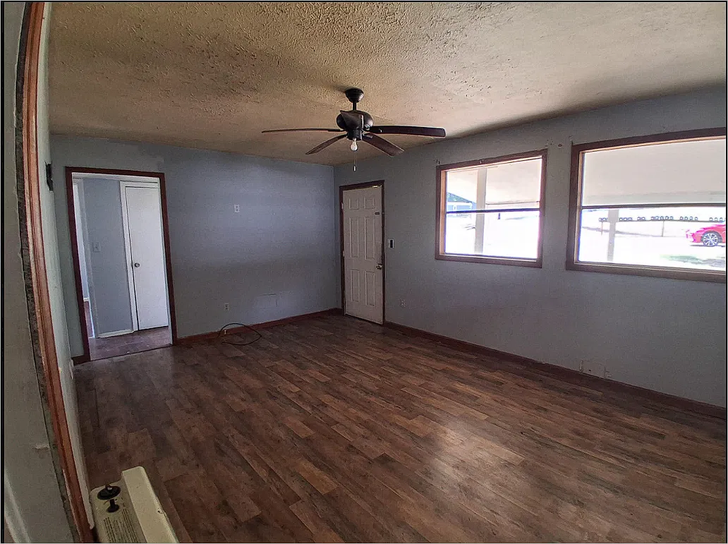 3 bed, $950 — Photo 3
