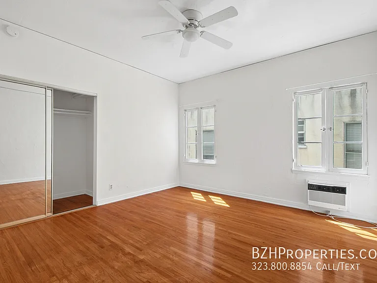 140 S Elm Dr #6 — Photo 11