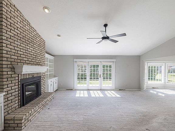 4th image of 4815 N Wayside Dr
