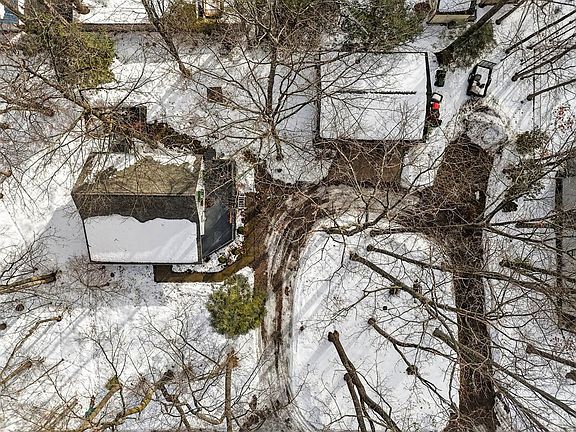4th image of 146 Burrill Dr
