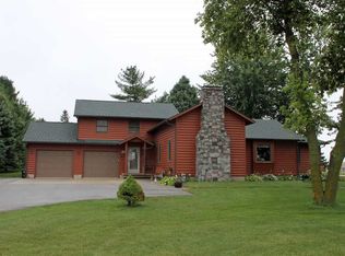 739 S State St, Denver, IA 50622