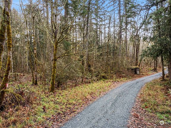 Approaching the Northeast corner of property.>