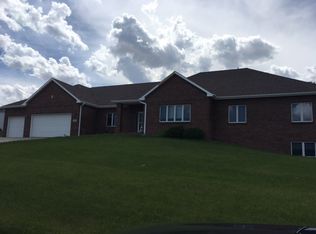 1306 Sioux Ridge Dr, Ogallala, NE 69153