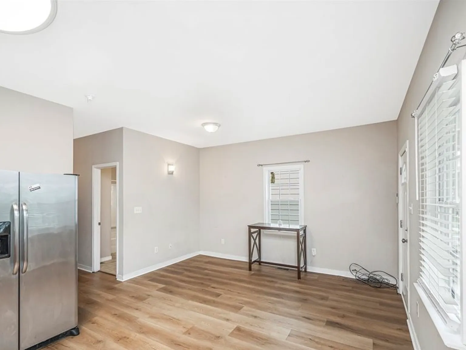 3 bed, 1400 sqft, $2,150 — Photo 3